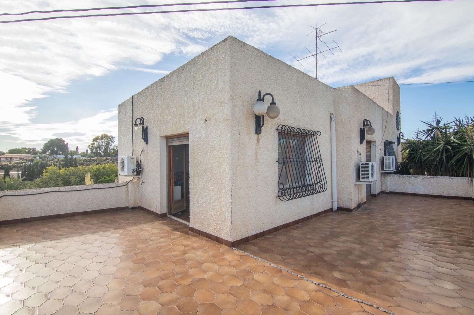 5 bedroom Villa for sale in Elche / Elx with garage - € 448,000 (Ref: 10055621)