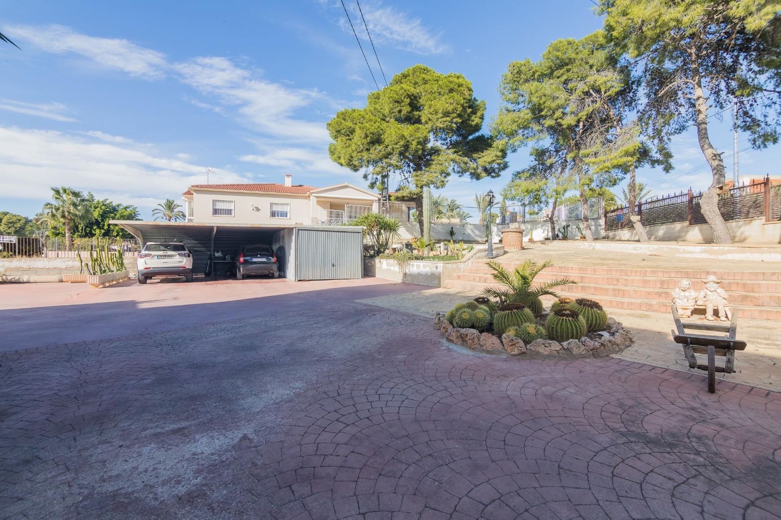 5 bedroom Villa for sale in Elche / Elx with garage - € 448,000 (Ref: 10055621)