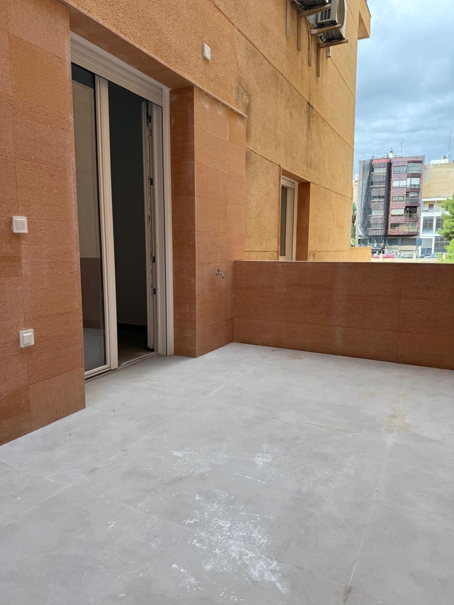 4 slaapkamer Flat te koop in Elche / Elx - € 650.000 (Ref: 10055624)