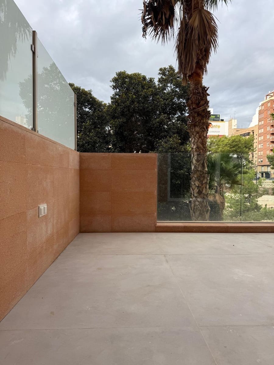 4 slaapkamer Flat te koop in Elche / Elx - € 650.000 (Ref: 10055624)