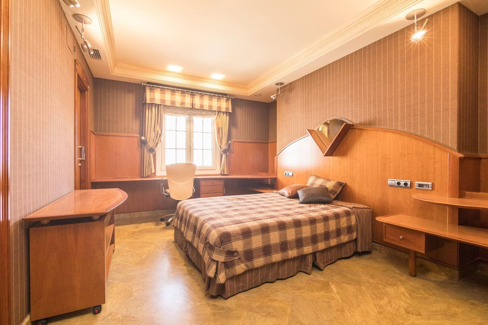 7 sypialnia Willa na sprzedaż w Elche / Elx z basenem garażem - 1 650 000 € (Ref: 10055632)