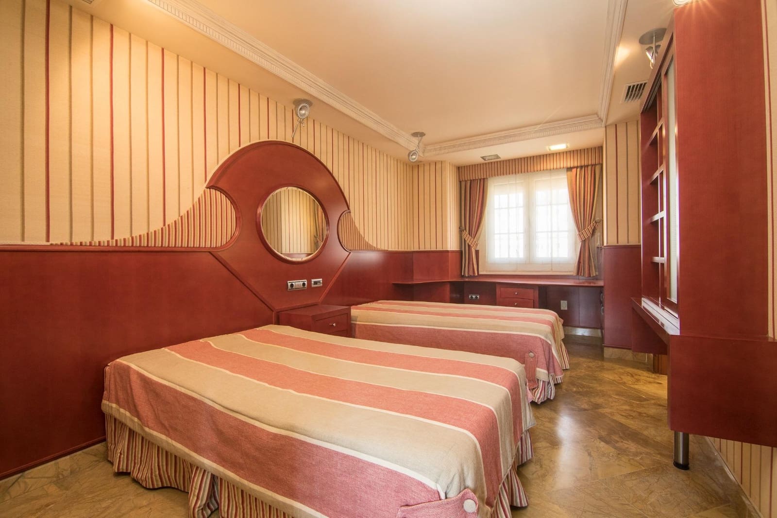 7 sypialnia Willa na sprzedaż w Elche / Elx z basenem garażem - 1 650 000 € (Ref: 10055632)