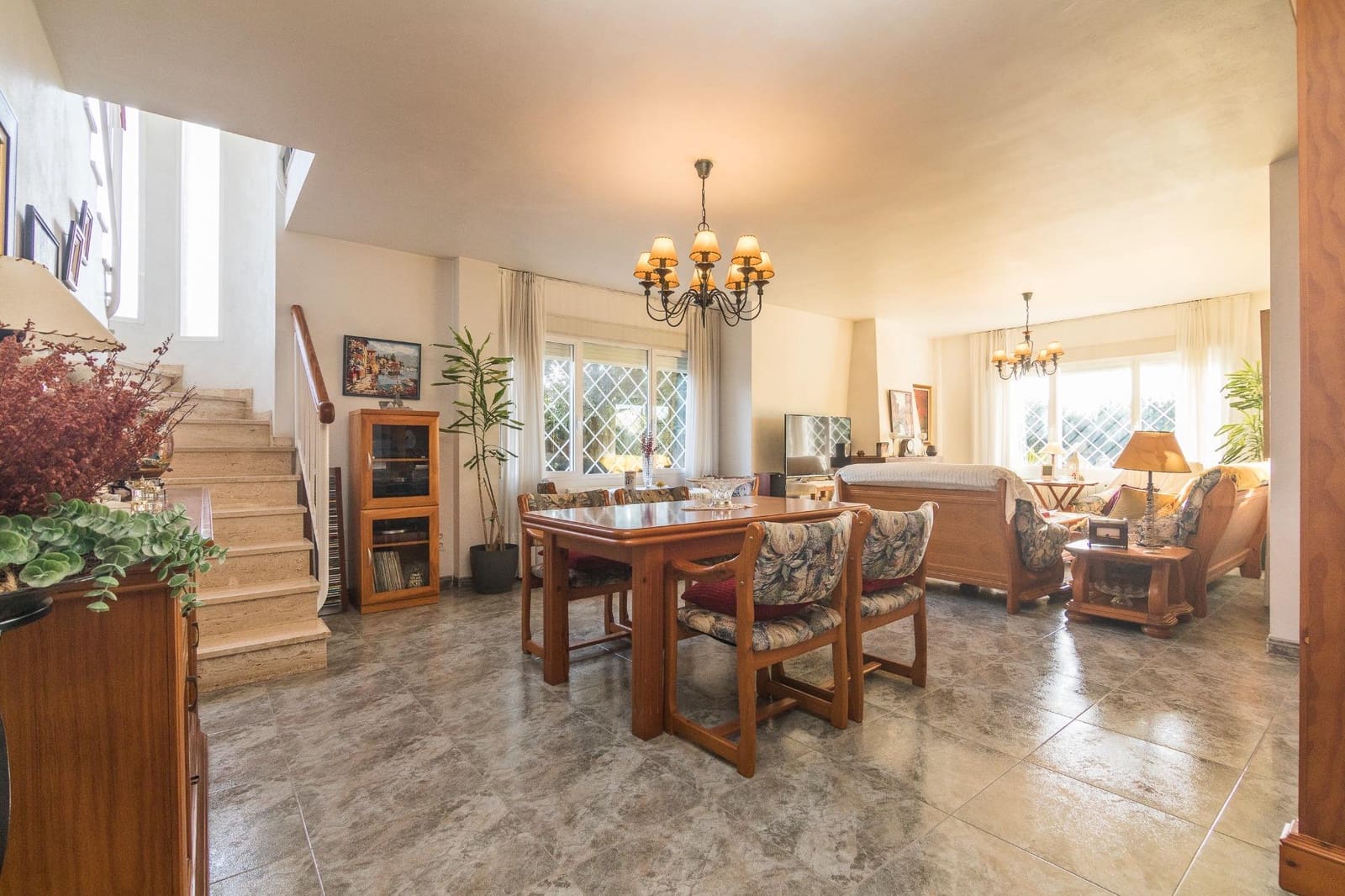 5 bedroom Villa for sale in Elche / Elx with pool garage - € 645,000 (Ref: 10055635)