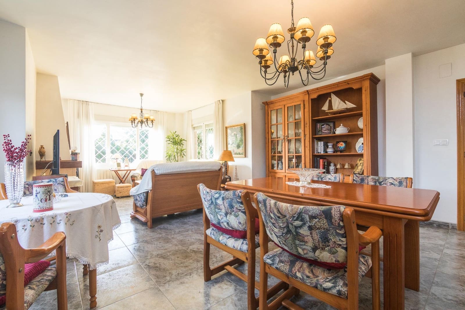 5 bedroom Villa for sale in Elche / Elx with pool garage - € 645,000 (Ref: 10055635)