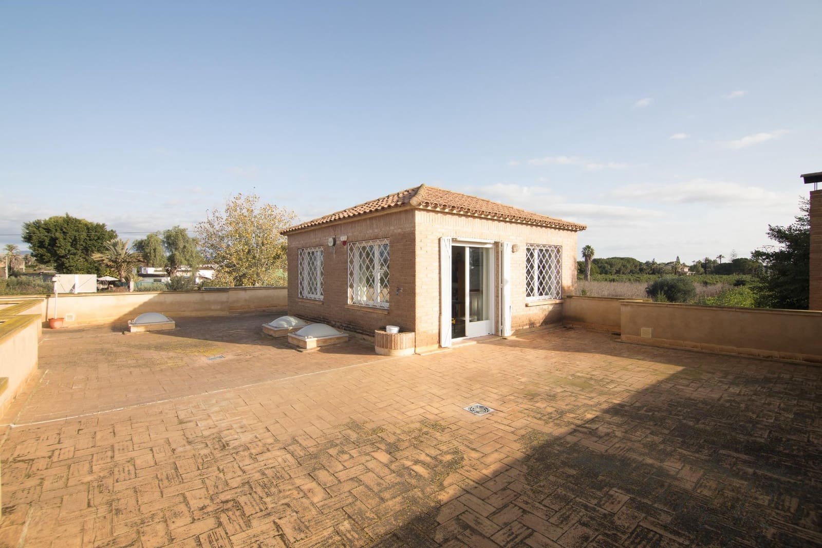 5 bedroom Villa for sale in Elche / Elx with pool garage - € 645,000 (Ref: 10055635)