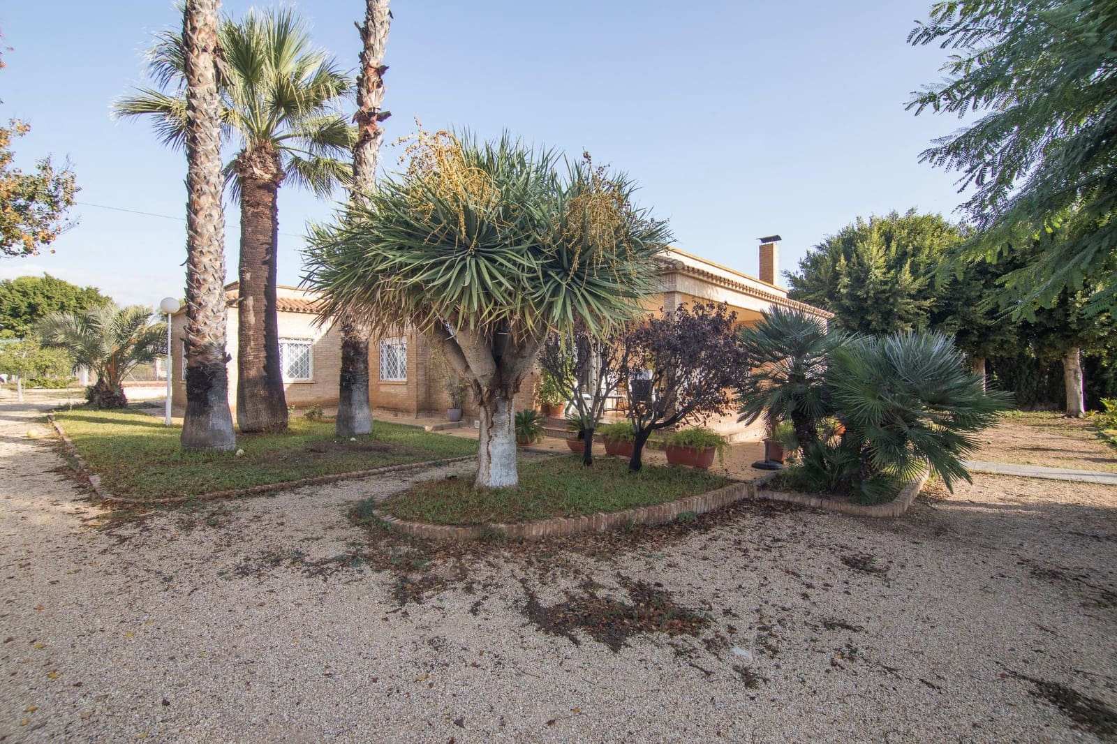 5 bedroom Villa for sale in Elche / Elx with pool garage - € 645,000 (Ref: 10055635)