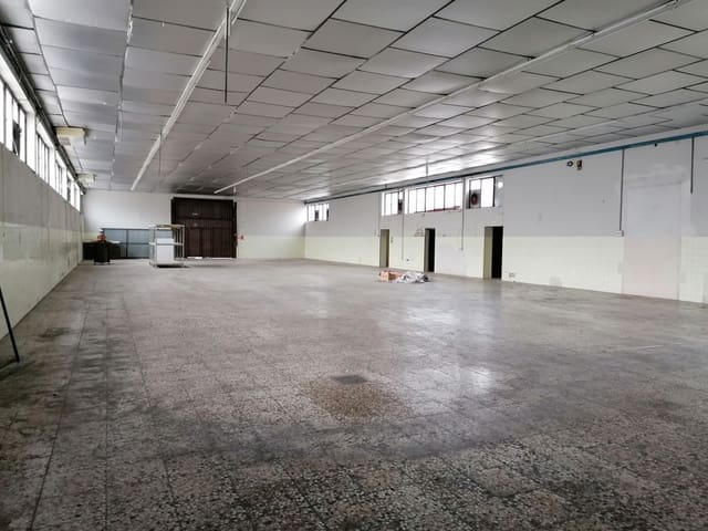 Empresa para arrendar em Alzabares, Elche / Elx - 1 500 € (Ref: 10055639)