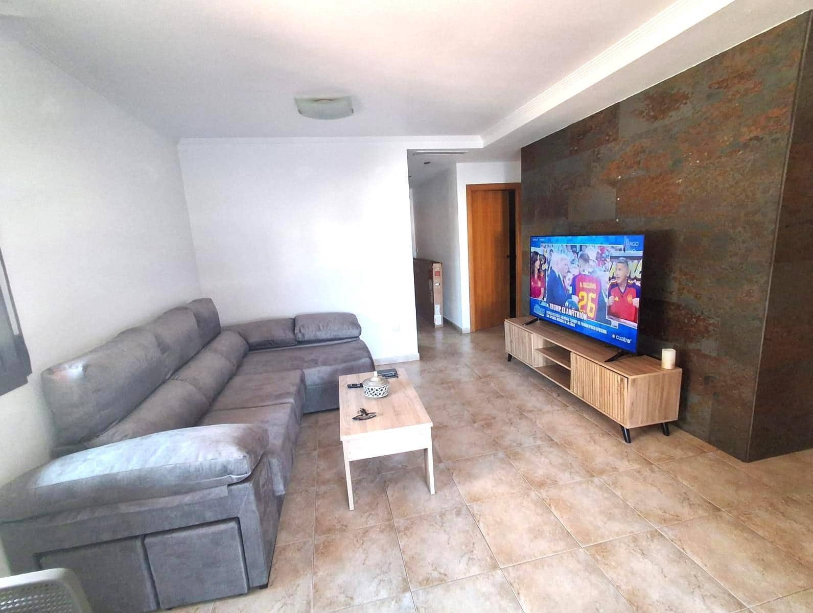 2 slaapkamer Flat te koop in Arenales del Sol met zwembad garage - € 290.000 (Ref: 10098519)