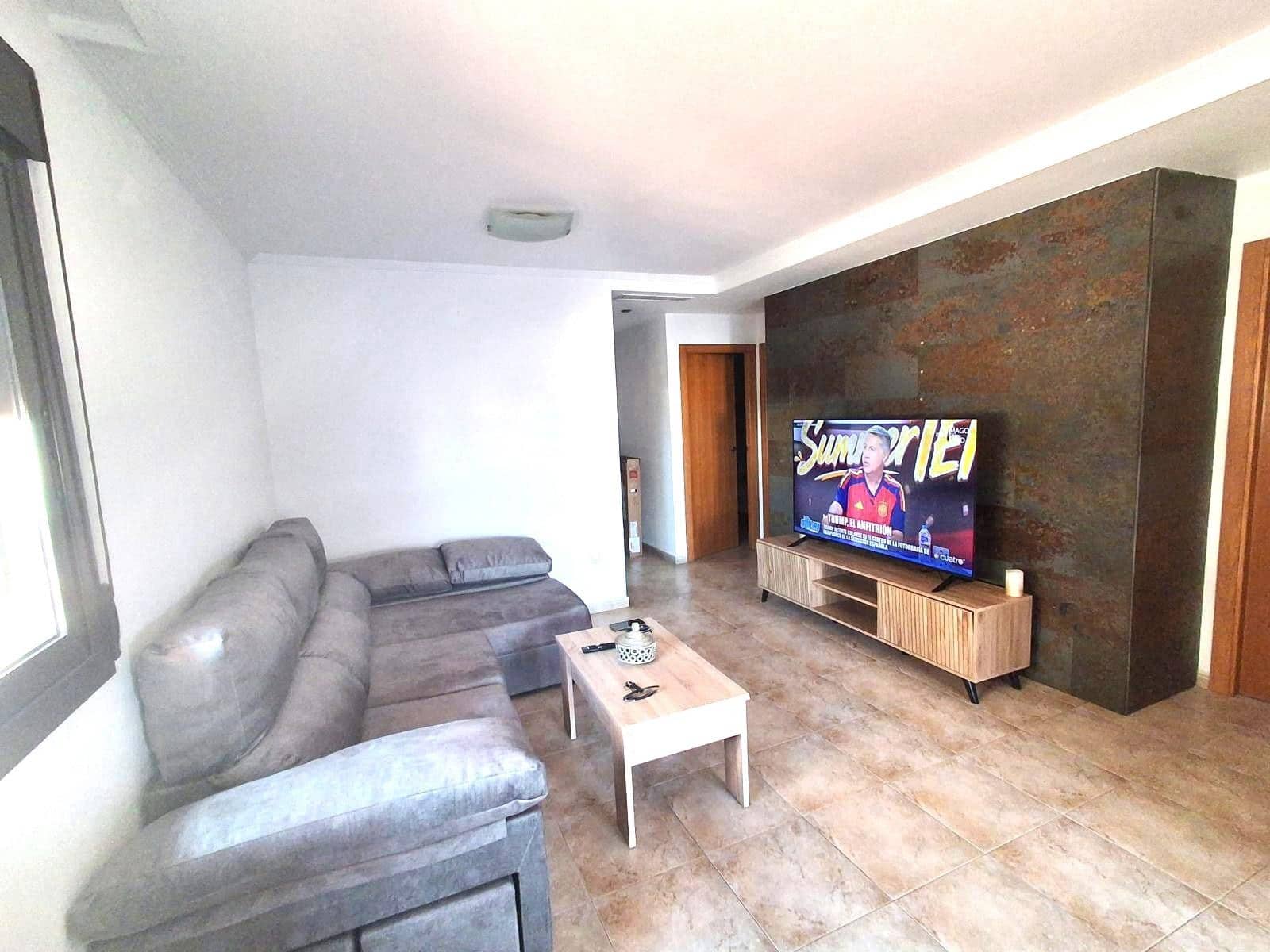 2 slaapkamer Flat te koop in Arenales del Sol met zwembad garage - € 290.000 (Ref: 10098519)
