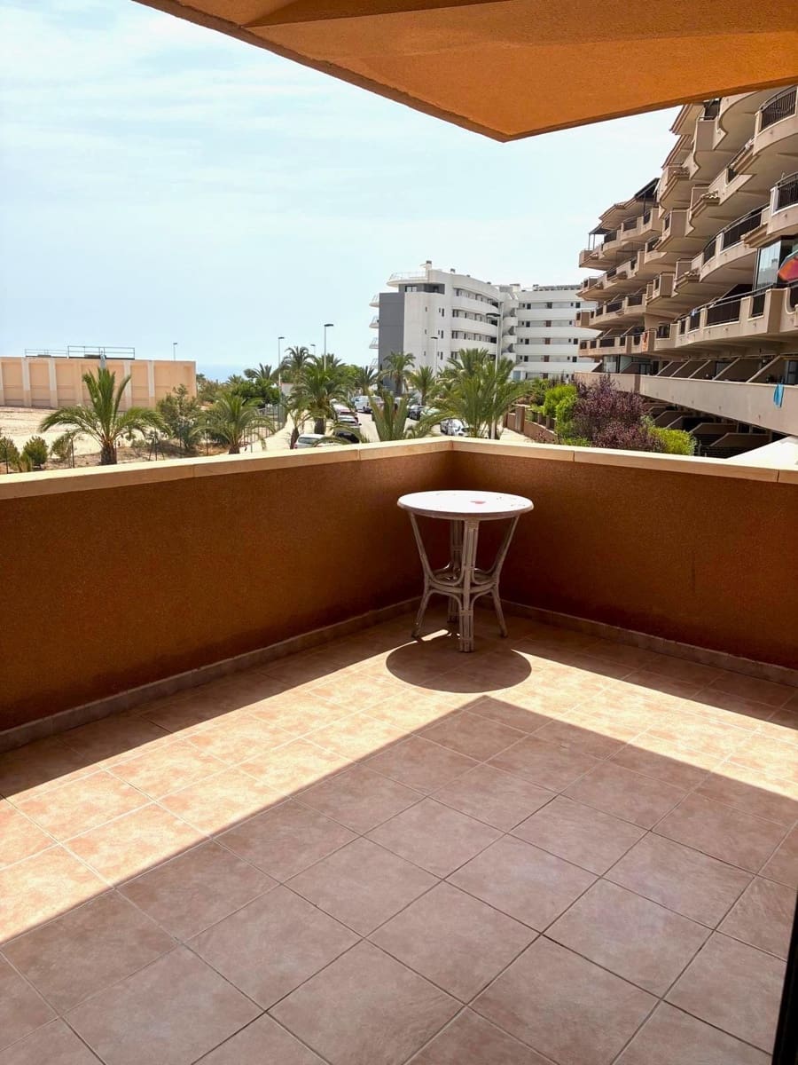 2 slaapkamer Flat te koop in Arenales del Sol met zwembad garage - € 290.000 (Ref: 10098519)