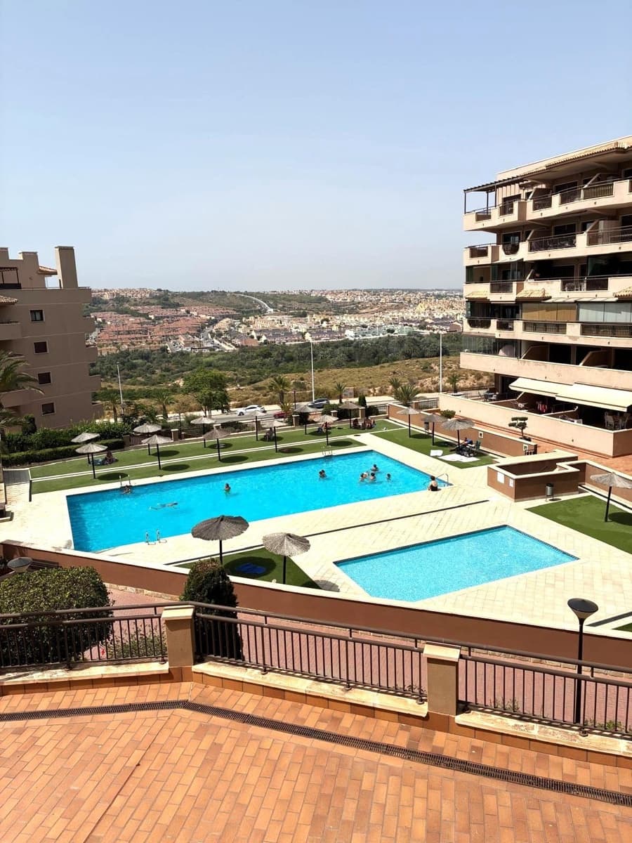 2 slaapkamer Flat te koop in Arenales del Sol met zwembad garage - € 290.000 (Ref: 10098519)