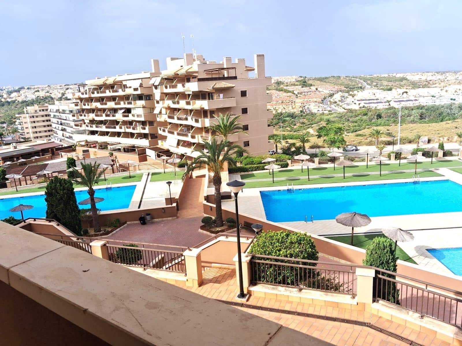 2 slaapkamer Flat te koop in Arenales del Sol met zwembad garage - € 290.000 (Ref: 10098519)