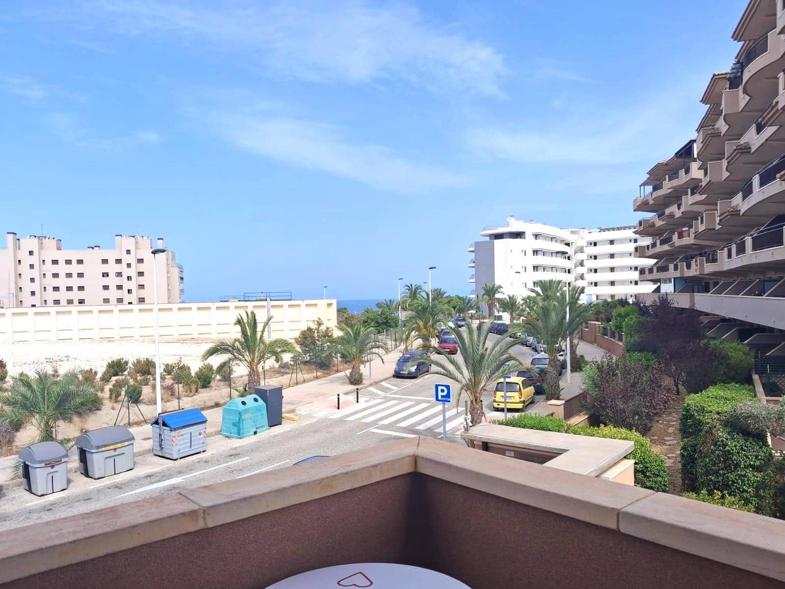 2 slaapkamer Flat te koop in Arenales del Sol met zwembad garage - € 290.000 (Ref: 10098519)