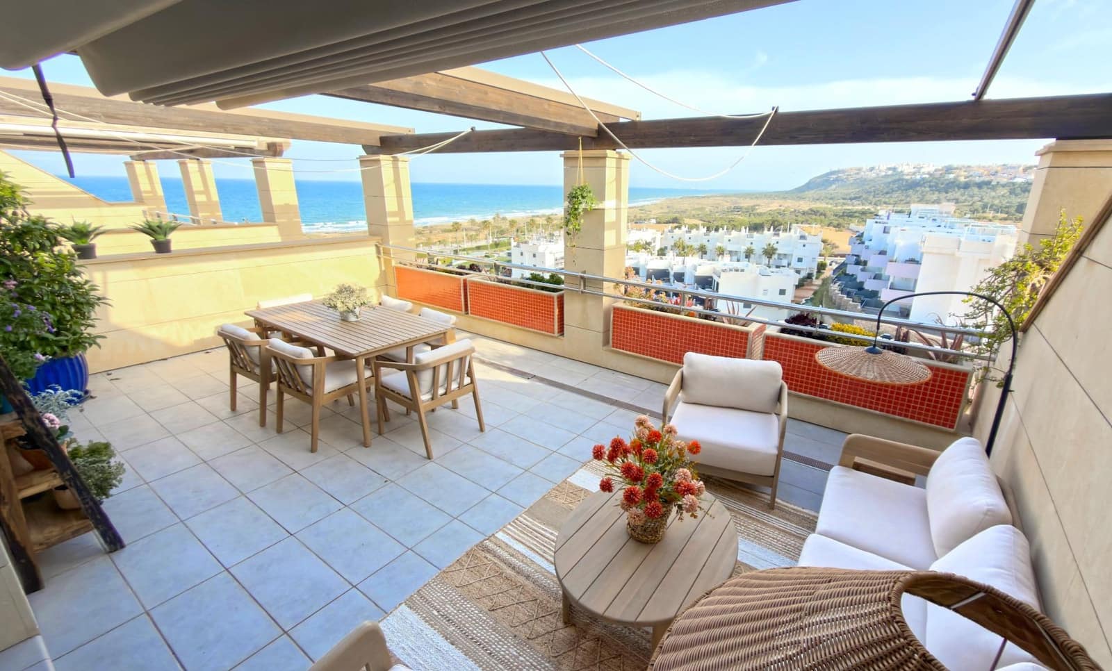 2 sovrum Takvåning till salu i Arenales del Sol med pool garage - 510 000 € (Ref: 10100269)
