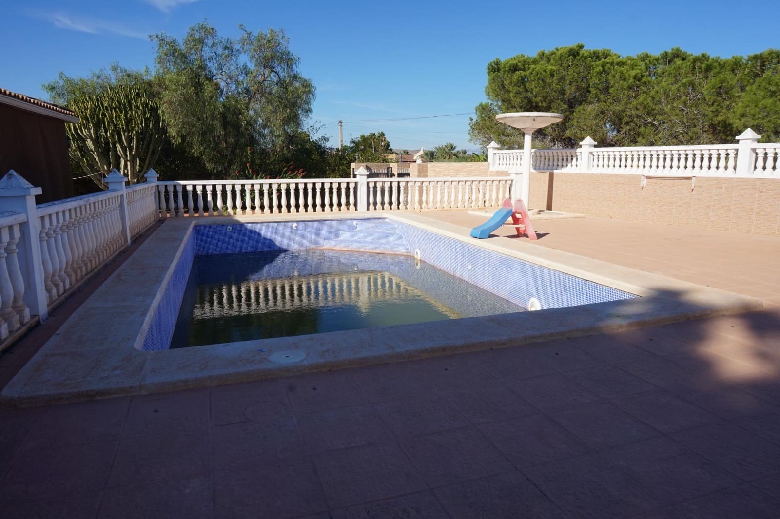 Chalet de 3 habitaciones en Perleta en venta con piscina - 435.000 € (Ref: 10100270)