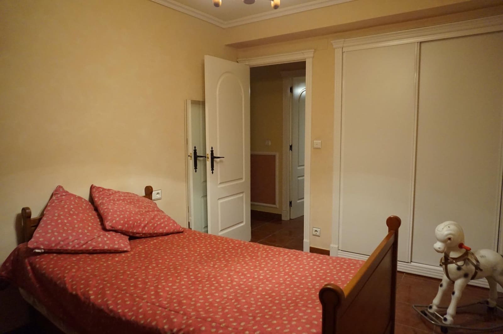 Chalet de 3 habitaciones en Perleta en venta con piscina - 435.000 € (Ref: 10100270)