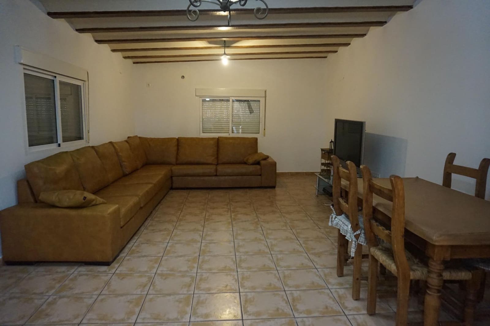 Chalet de 3 habitaciones en Perleta en venta con piscina - 435.000 € (Ref: 10100270)