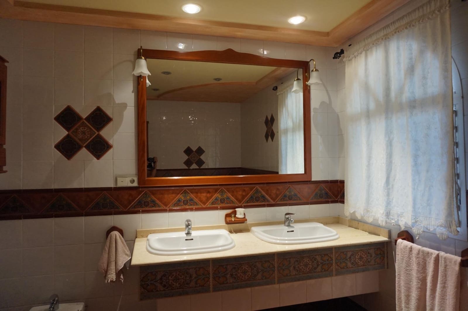 Chalet de 3 habitaciones en Perleta en venta con piscina - 435.000 € (Ref: 10100270)