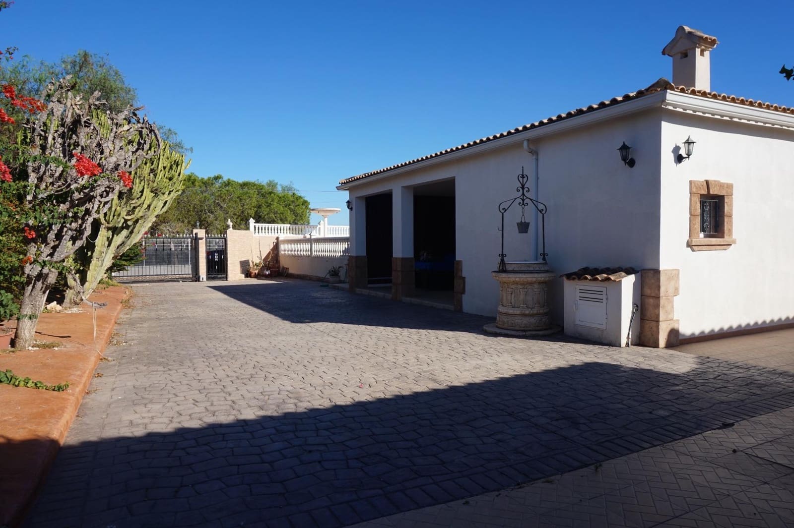 Chalet de 3 habitaciones en Perleta en venta con piscina - 435.000 € (Ref: 10100270)