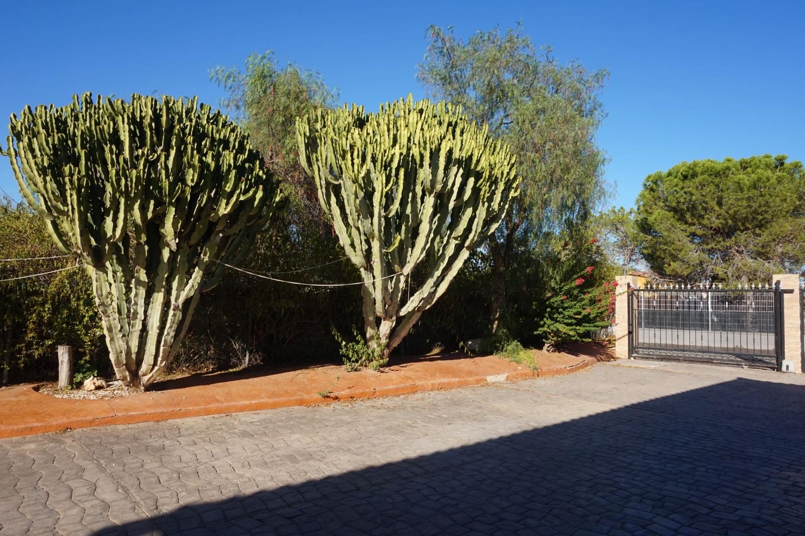 Chalet de 3 habitaciones en Perleta en venta con piscina - 435.000 € (Ref: 10100270)