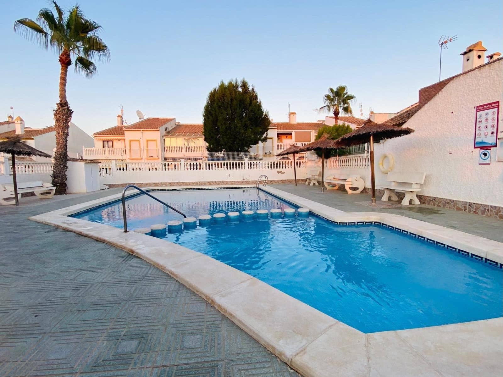 Piso de 2 habitaciones en Guardamar del Segura en venta con piscina - 155.000 € (Ref: 10115744)