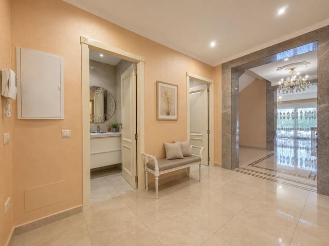 12 slaapkamer Villa te koop in Cabo Roig, Orihuela met zwembad - € 1.750.000 (Ref: 10005709)
