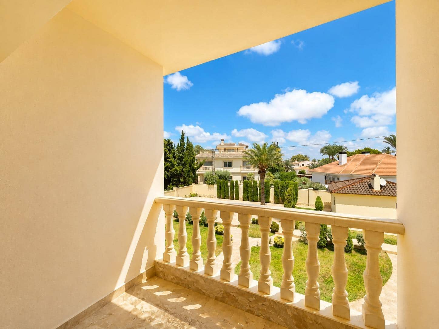 12 slaapkamer Villa te koop in Cabo Roig met zwembad - € 1.750.000 (Ref: 10005709)
