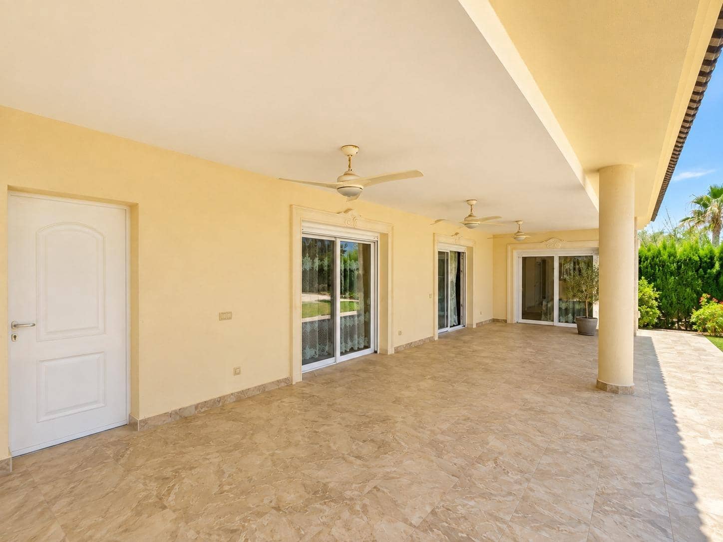 12 slaapkamer Villa te koop in Cabo Roig met zwembad - € 1.750.000 (Ref: 10005709)