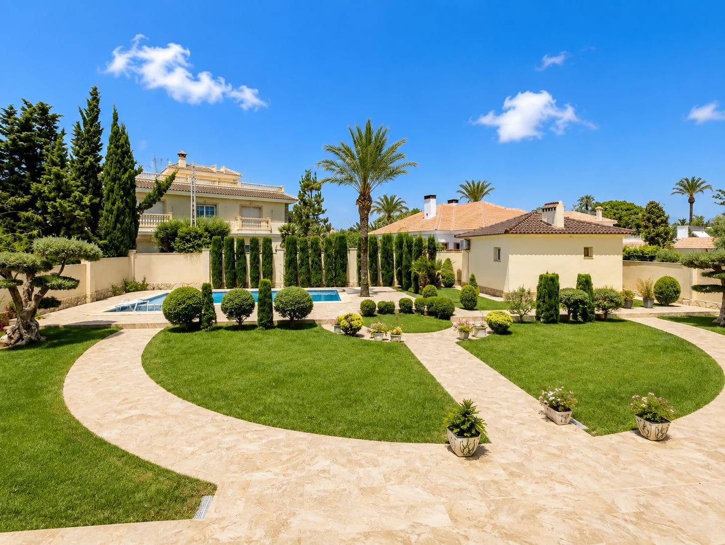 12 slaapkamer Villa te koop in Cabo Roig met zwembad - € 1.750.000 (Ref: 10005709)