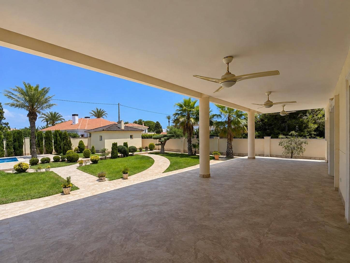 12 slaapkamer Villa te koop in Cabo Roig met zwembad - € 1.750.000 (Ref: 10005709)