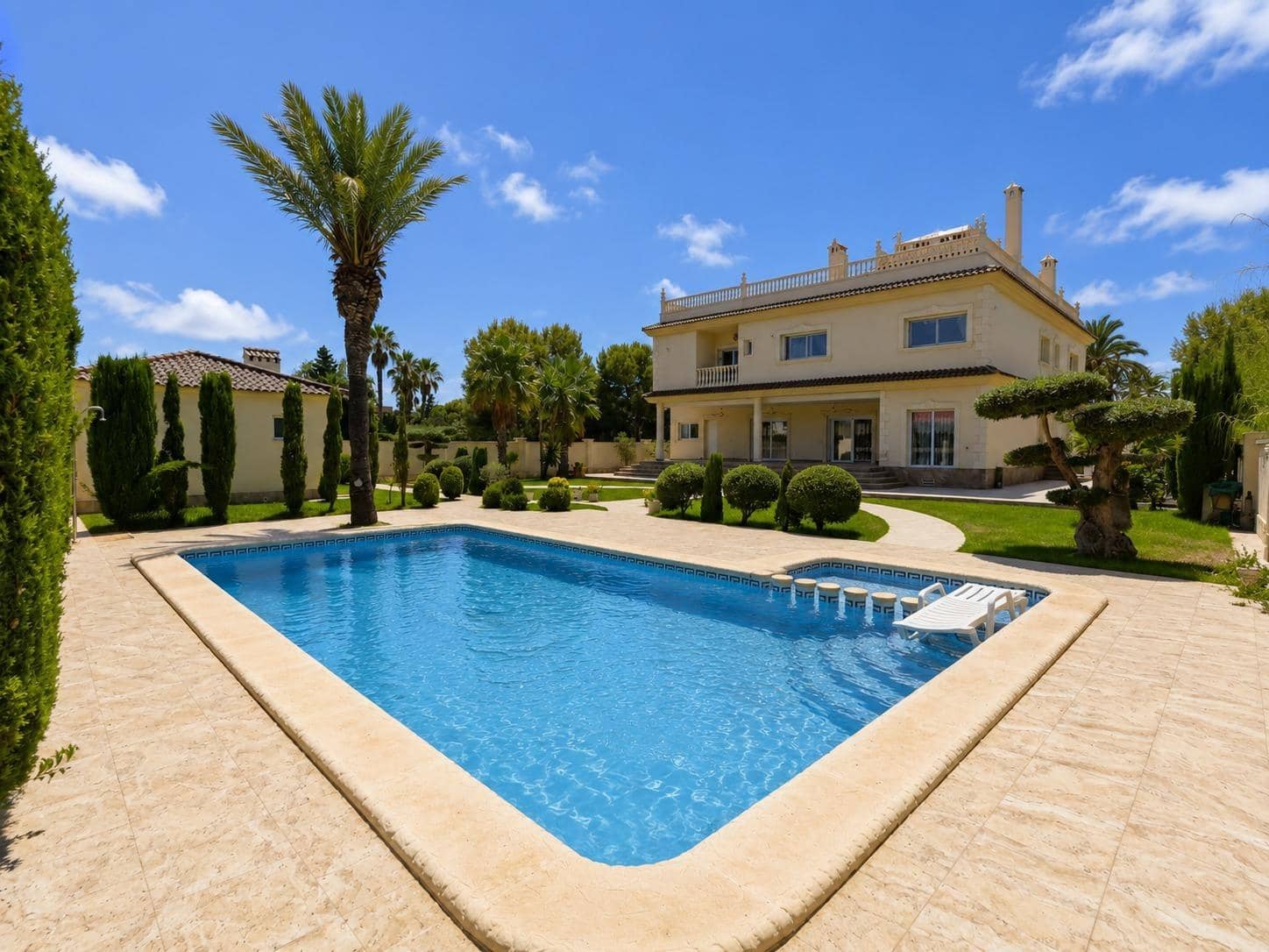 12 slaapkamer Villa te koop in Cabo Roig met zwembad - € 1.750.000 (Ref: 10005709)