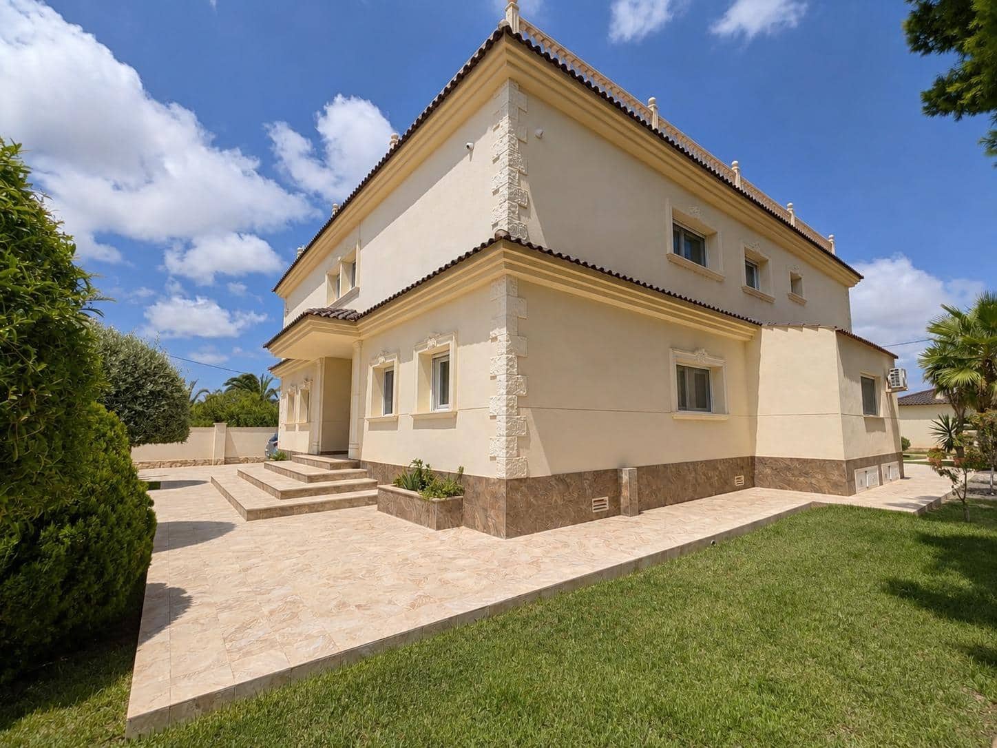 12 slaapkamer Villa te koop in Cabo Roig met zwembad - € 1.750.000 (Ref: 10005709)