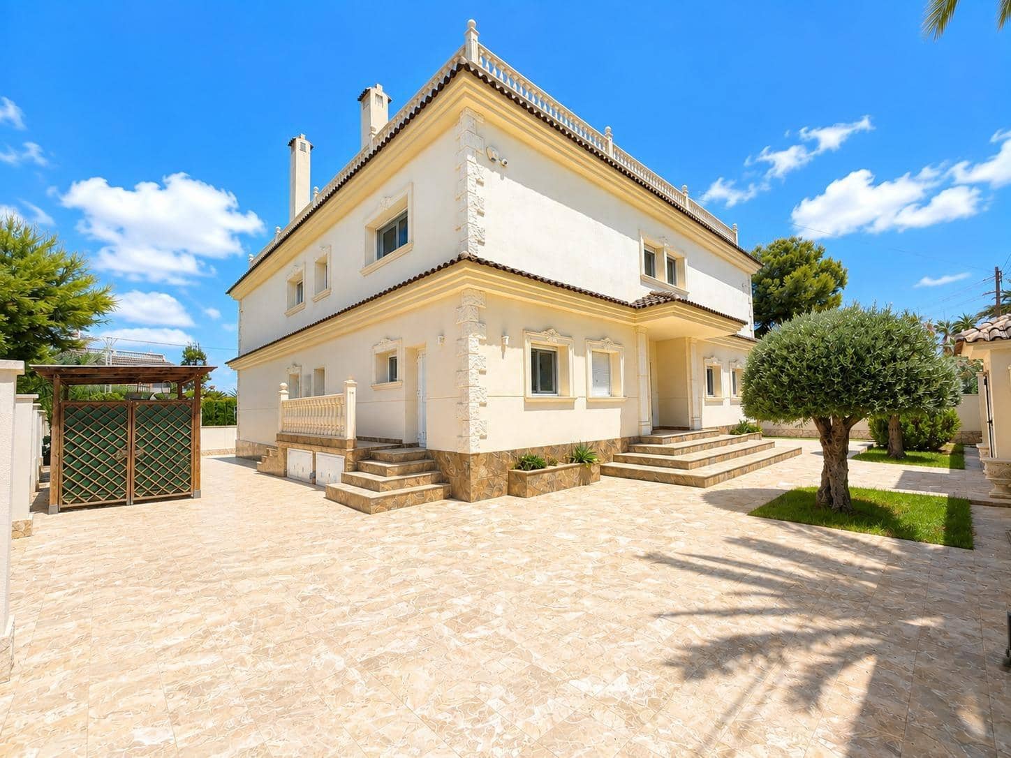 12 slaapkamer Villa te koop in Cabo Roig met zwembad - € 1.750.000 (Ref: 10005709)