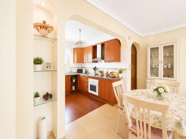 Bungalow de 2 habitaciones en Lomas de Cabo Roig - Los Dolses, Orihuela en venta con piscina garaje - 225.000 € (Ref: 10013417)
