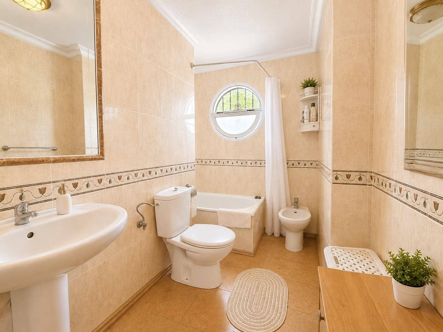 Bungalow de 2 habitaciones en Orihuela Costa en venta con piscina garaje - 225.000 € (Ref: 10013417)