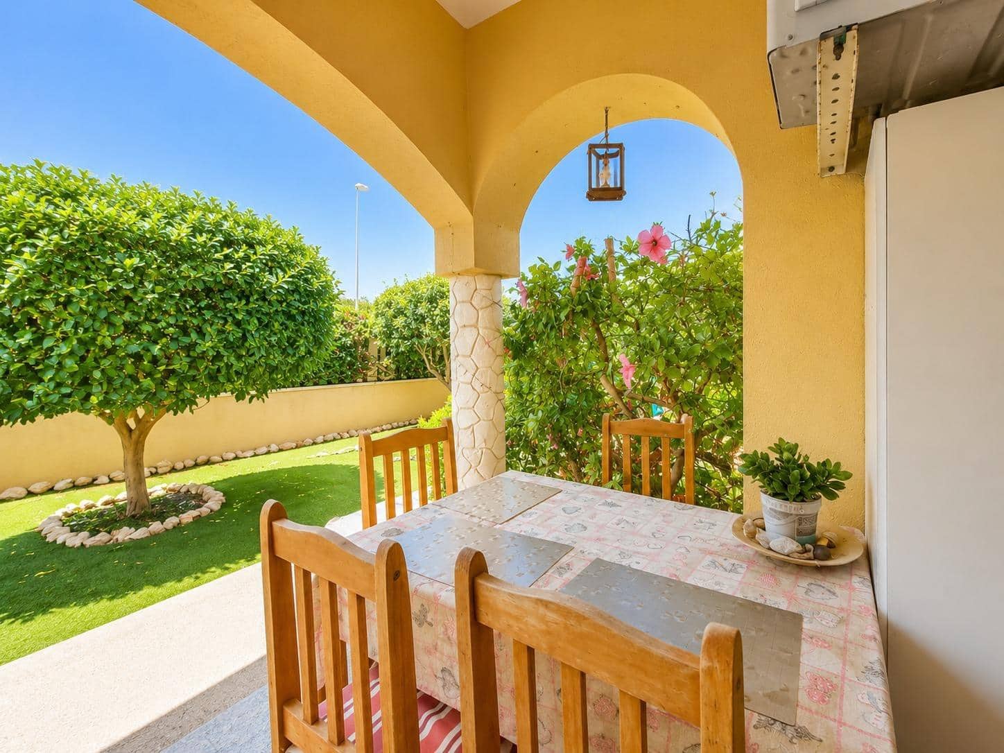 Bungalow de 2 habitaciones en Orihuela Costa en venta con piscina garaje - 225.000 € (Ref: 10013417)