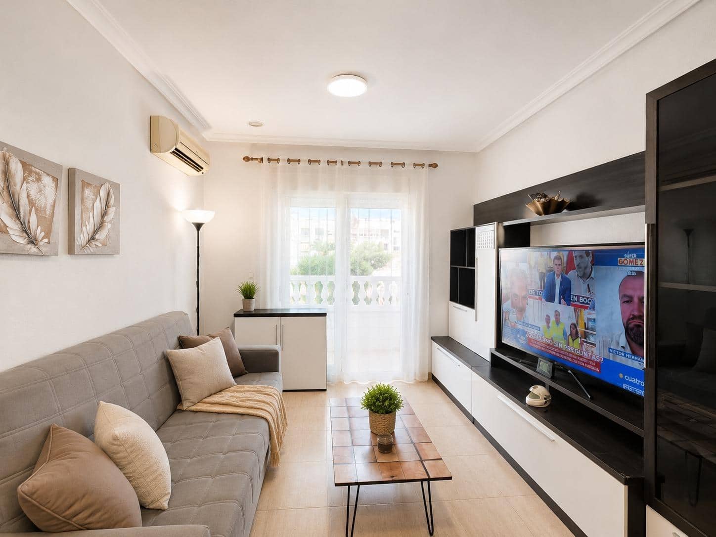 2 soverom Leilighet til salgs i Torrevieja med svømmebasseng - € 165 000 (Ref: 10015657)