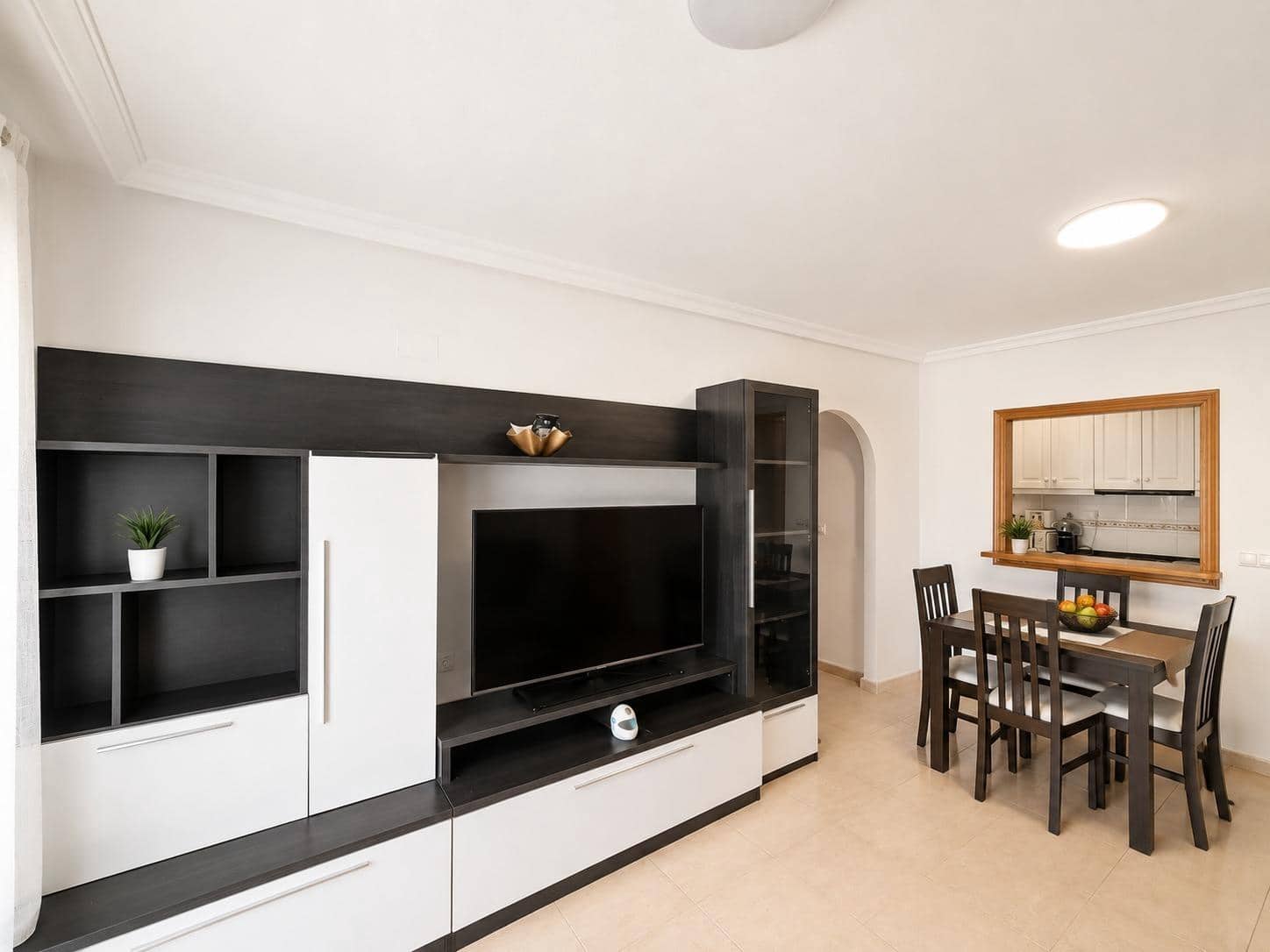 2 soverom Leilighet til salgs i Torrevieja med svømmebasseng - € 165 000 (Ref: 10015657)