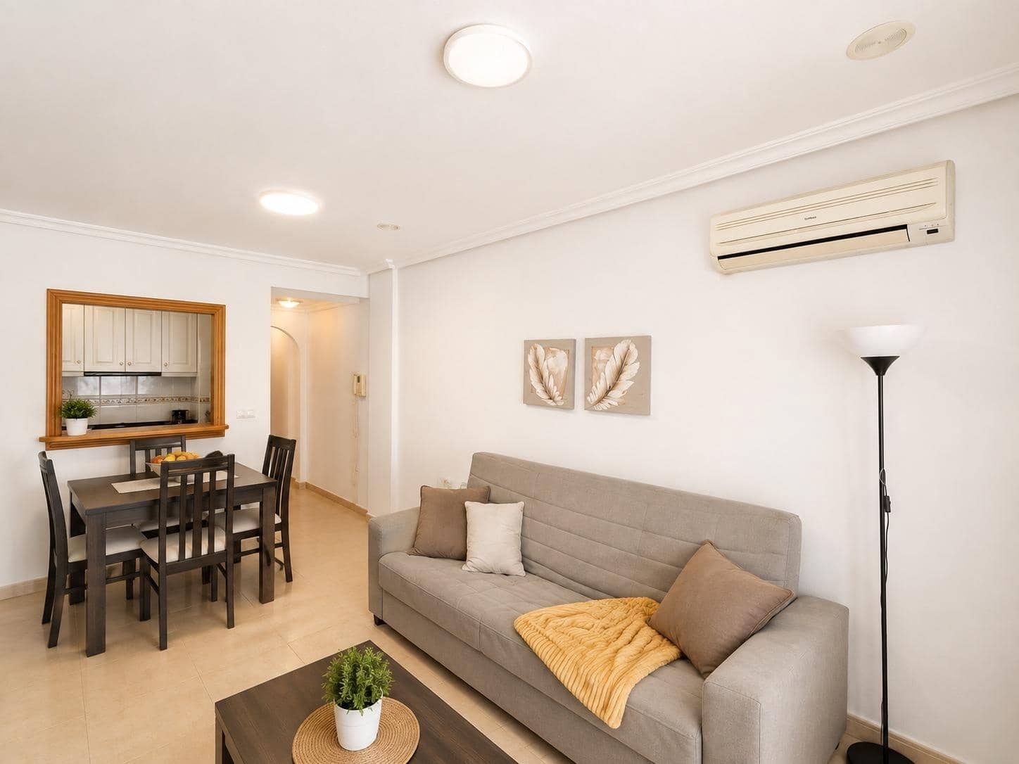 2 soverom Leilighet til salgs i Torrevieja med svømmebasseng - € 165 000 (Ref: 10015657)