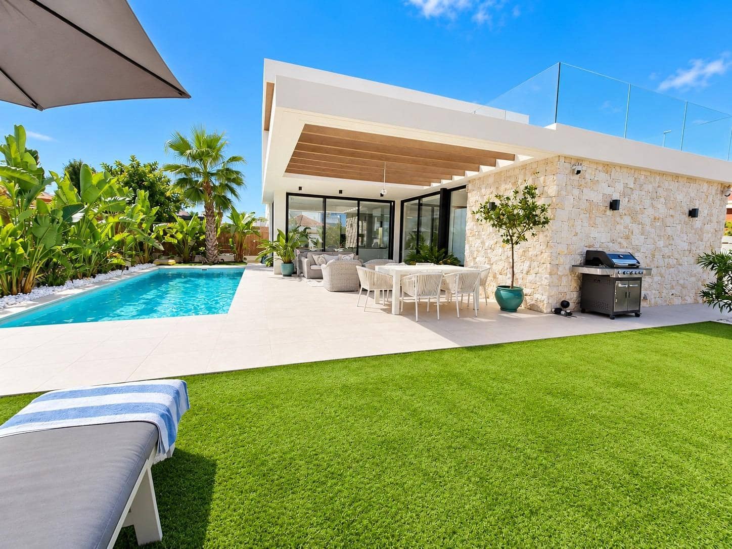 Chalet de 3 habitaciones en Orihuela Costa en venta con piscina garaje - 749.000 € (Ref: 10081357)