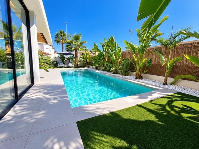 3 soveværelse Villa til salg i Lomas de Cabo Roig - Los Dolses, Orihuela med swimmingpool garage - € 749.000 (Ref: 10081357)