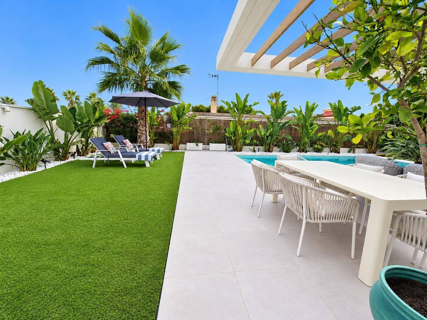 Chalet de 3 habitaciones en Orihuela Costa en venta con piscina garaje - 749.000 € (Ref: 10081357)