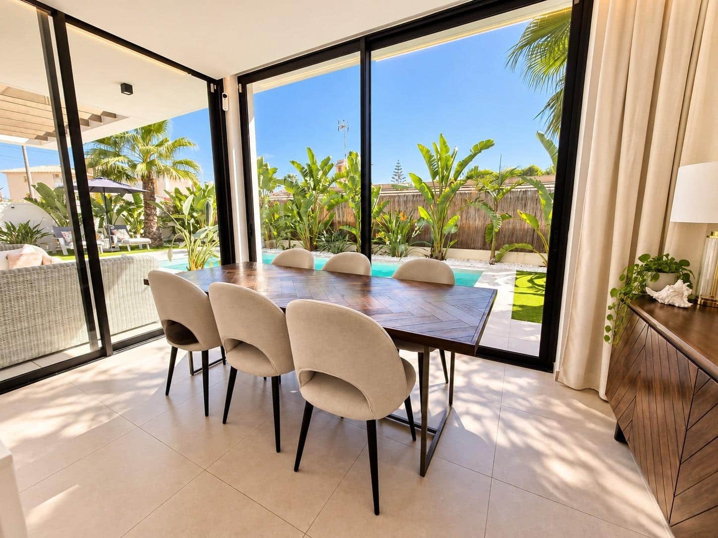 Chalet de 3 habitaciones en Orihuela Costa en venta con piscina garaje - 749.000 € (Ref: 10081357)