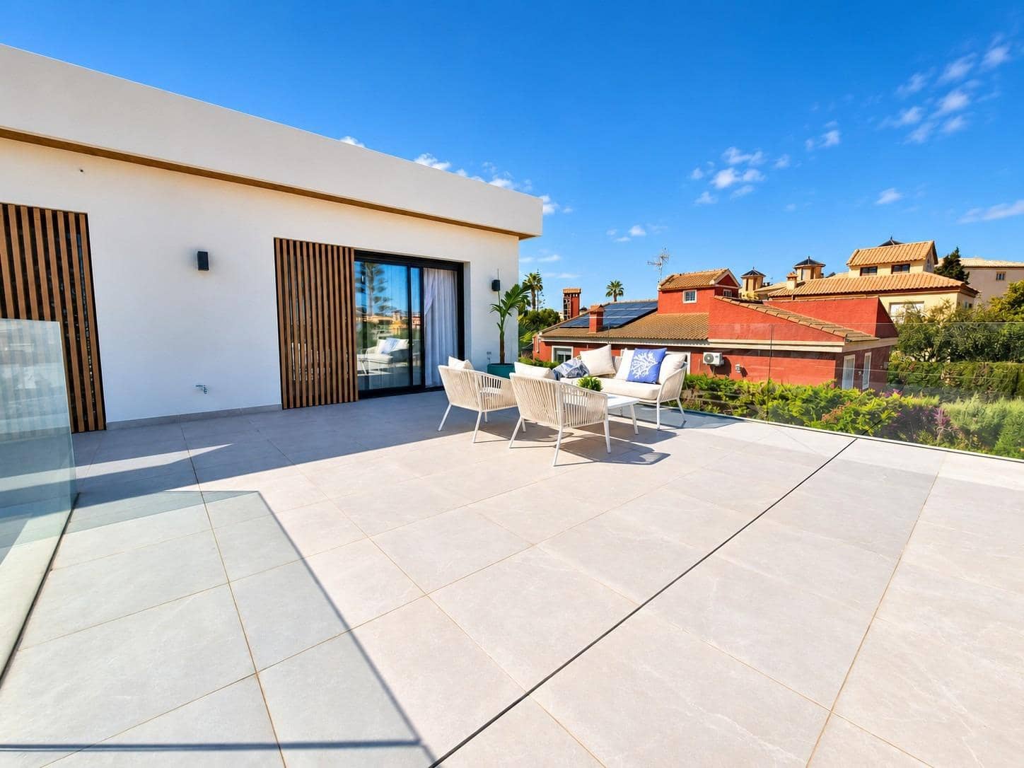 Chalet de 3 habitaciones en Orihuela Costa en venta con piscina garaje - 749.000 € (Ref: 10081357)
