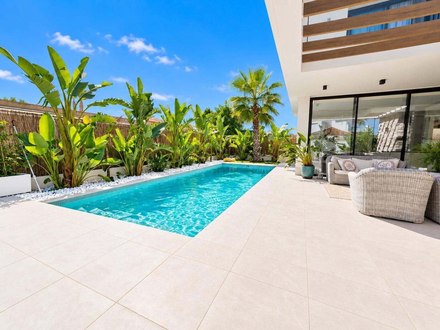 Chalet de 3 habitaciones en Orihuela Costa en venta con piscina garaje - 749.000 € (Ref: 10081357)