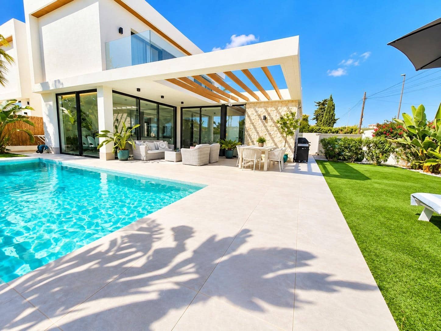 Chalet de 3 habitaciones en Orihuela Costa en venta con piscina garaje - 749.000 € (Ref: 10081357)