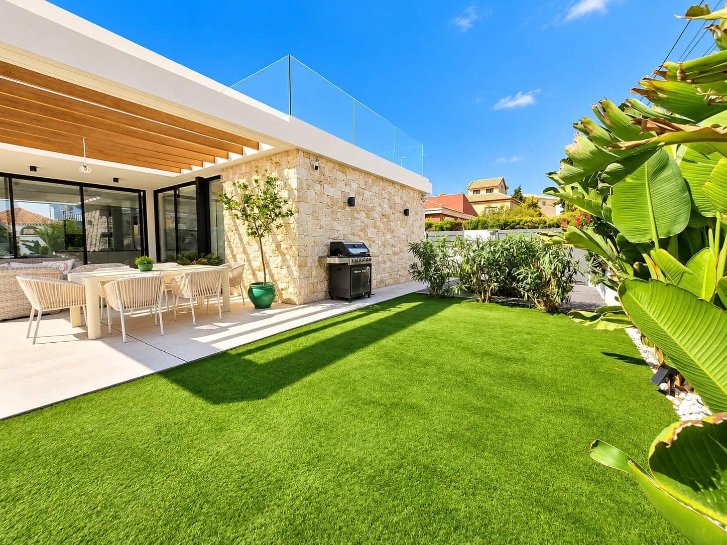 Chalet de 3 habitaciones en Orihuela Costa en venta con piscina garaje - 749.000 € (Ref: 10081357)