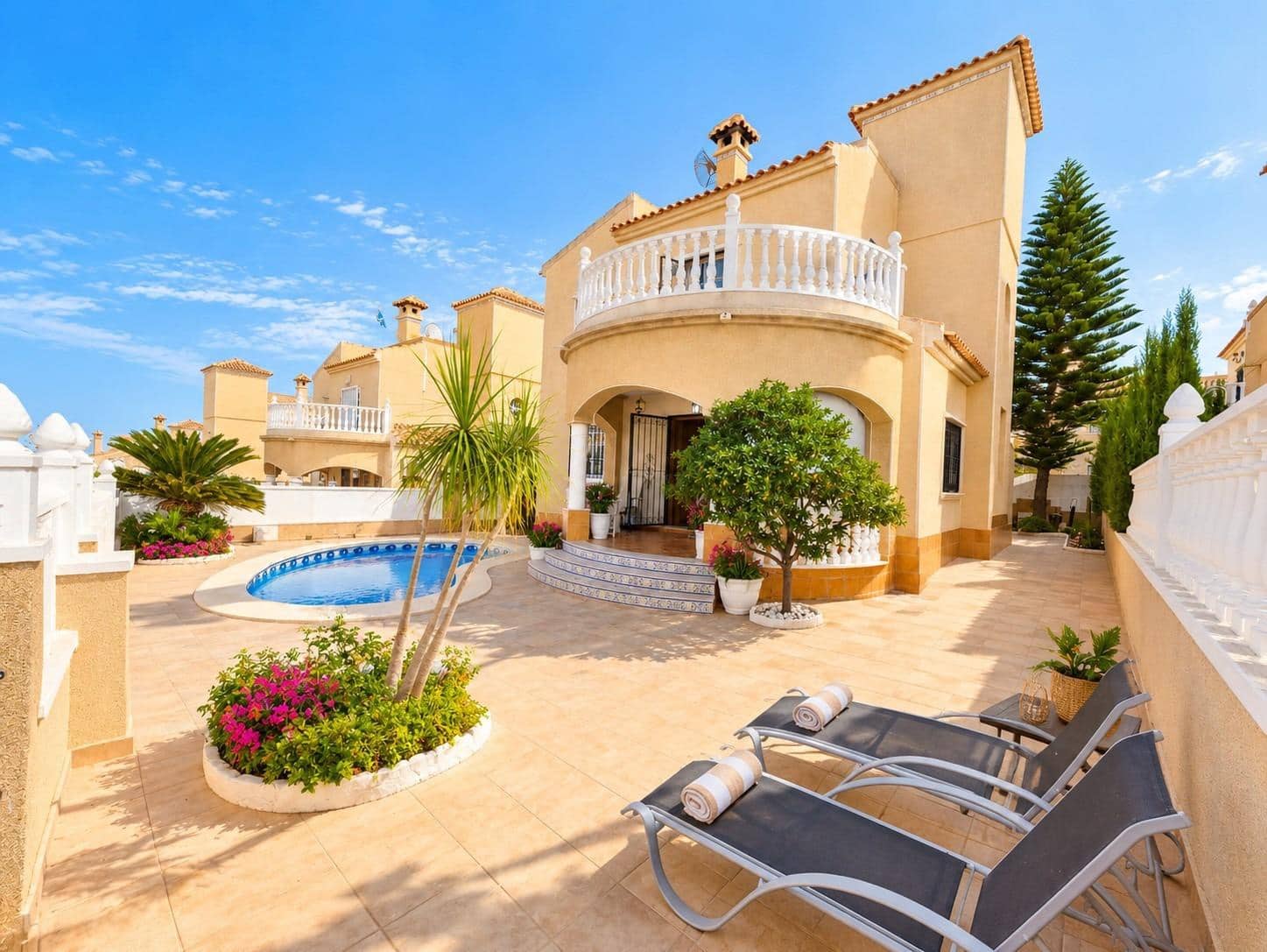 3 soveværelse Villa til salg i Filipinas med swimmingpool - € 369.000 (Ref: 10089781)