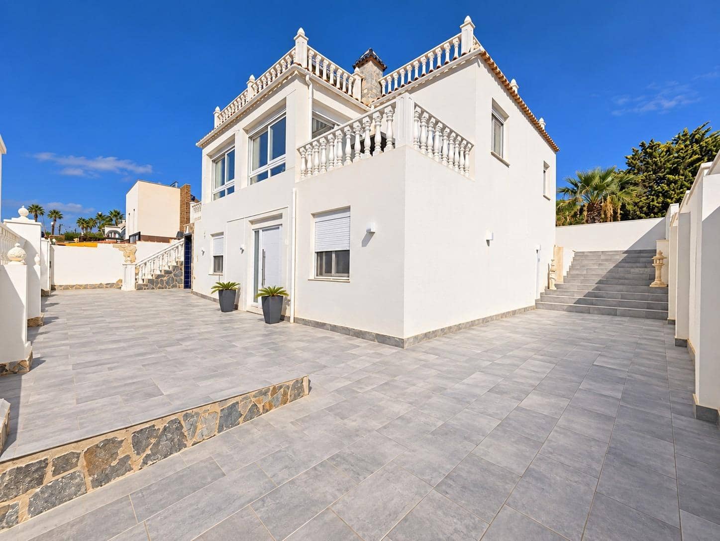 5 soverom Villa til salgs i Torrevieja - € 599 000 (Ref: 10102701)