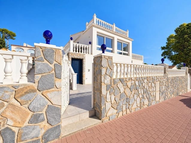 5 camera da letto Villa in vendita in Los Balcones - Los Altos, Torrevieja con piscina garage - 599.000 € (Rif: 10102701)